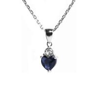 Collana in argento con ciondolo a cuore blu