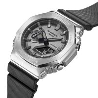 G-Shock serie GM-2100, cover acciaio, cinturino nero